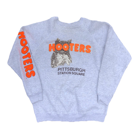 Vintage 80s Hooters Sweatshirt Grey Size Large - Beyond 94